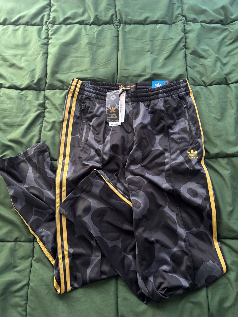 NWT Women’s AdidasxMarimekko Firebird track pants black/gold Unniko Floral SZ M